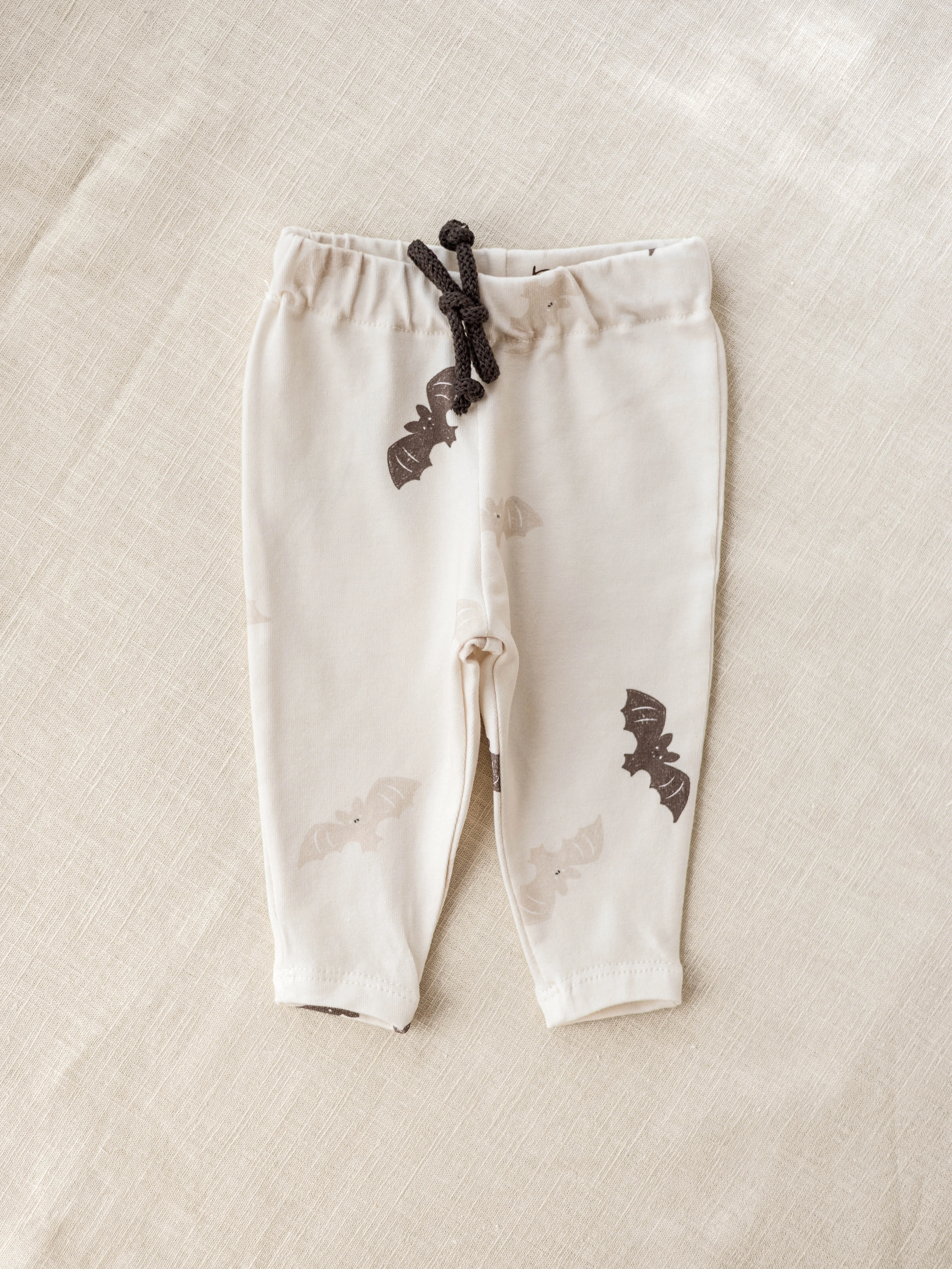 Baby leggings / beige bats