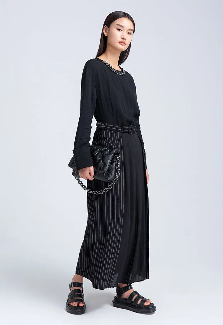 Chain Neck Solid Blouse