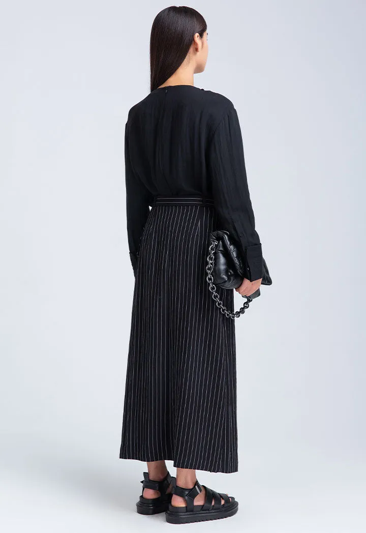 Chain Neck Solid Blouse
