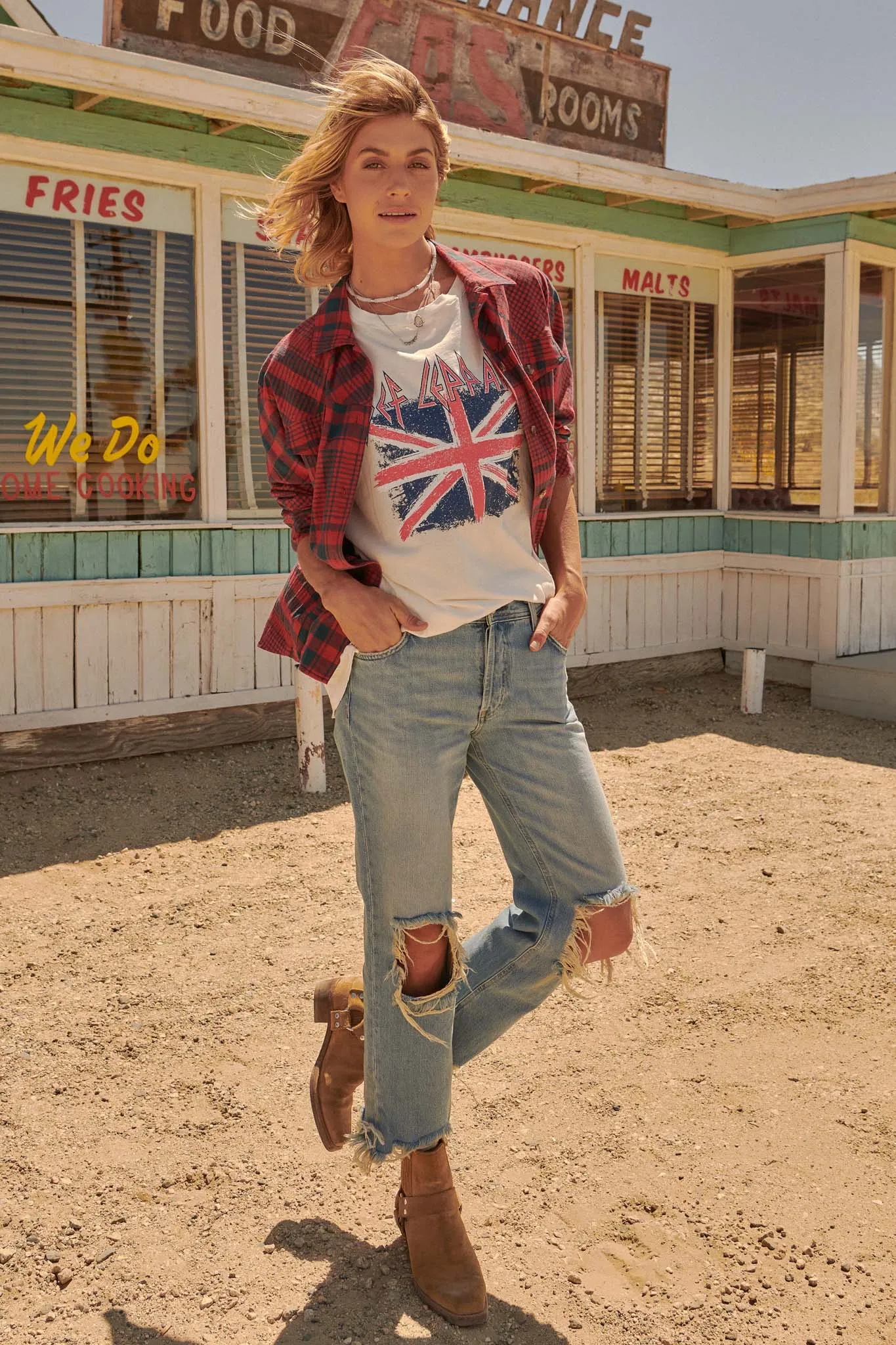 Def Leppard Union Jack Distressed Graphic Tee