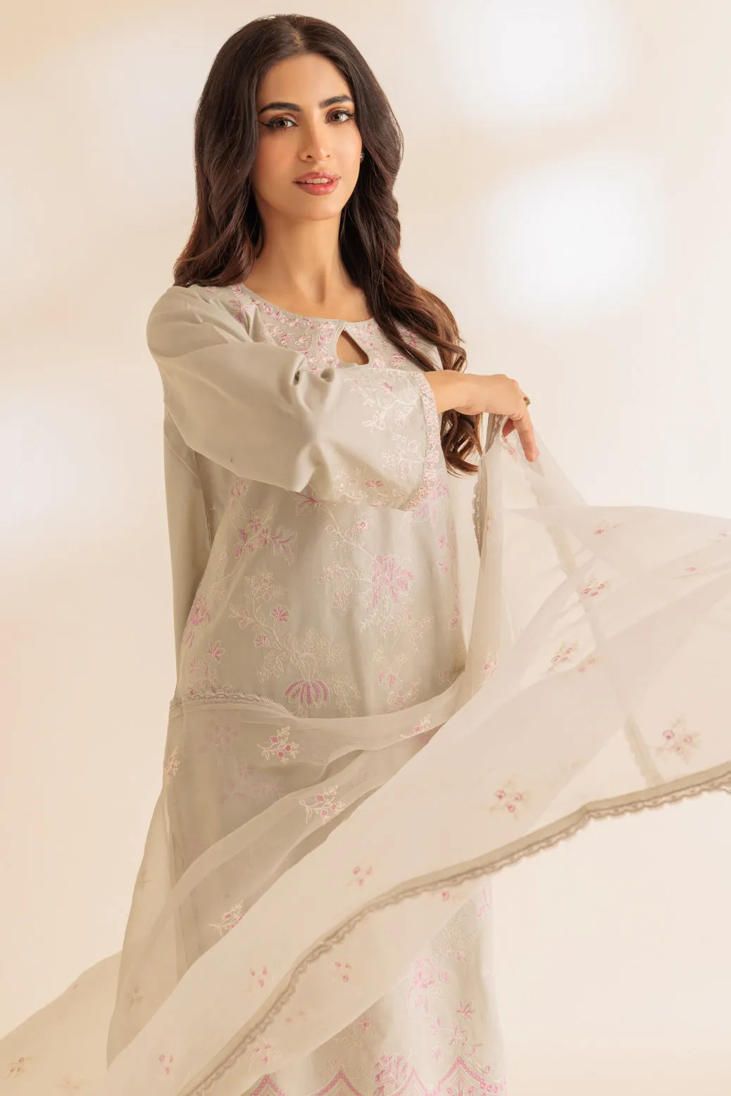 GREY-CAMBRIC-3 PIECE (SS5243P46) BIN 24 R15