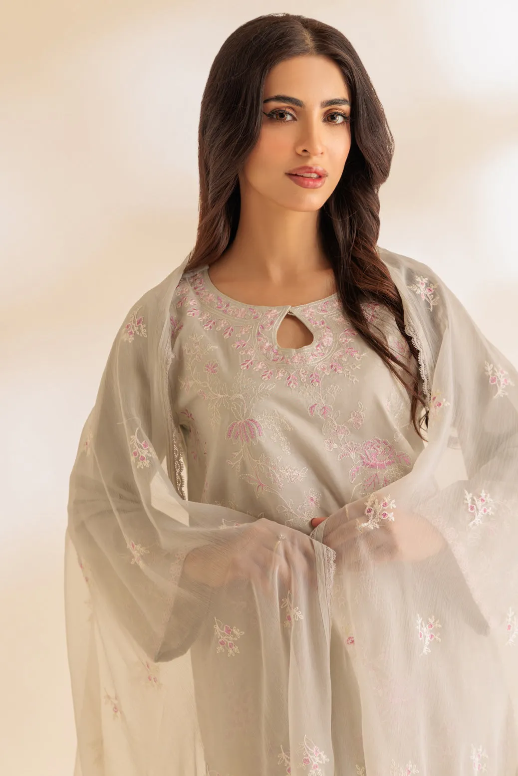 GREY-CAMBRIC-3 PIECE (SS5243P46) BIN 24 R15