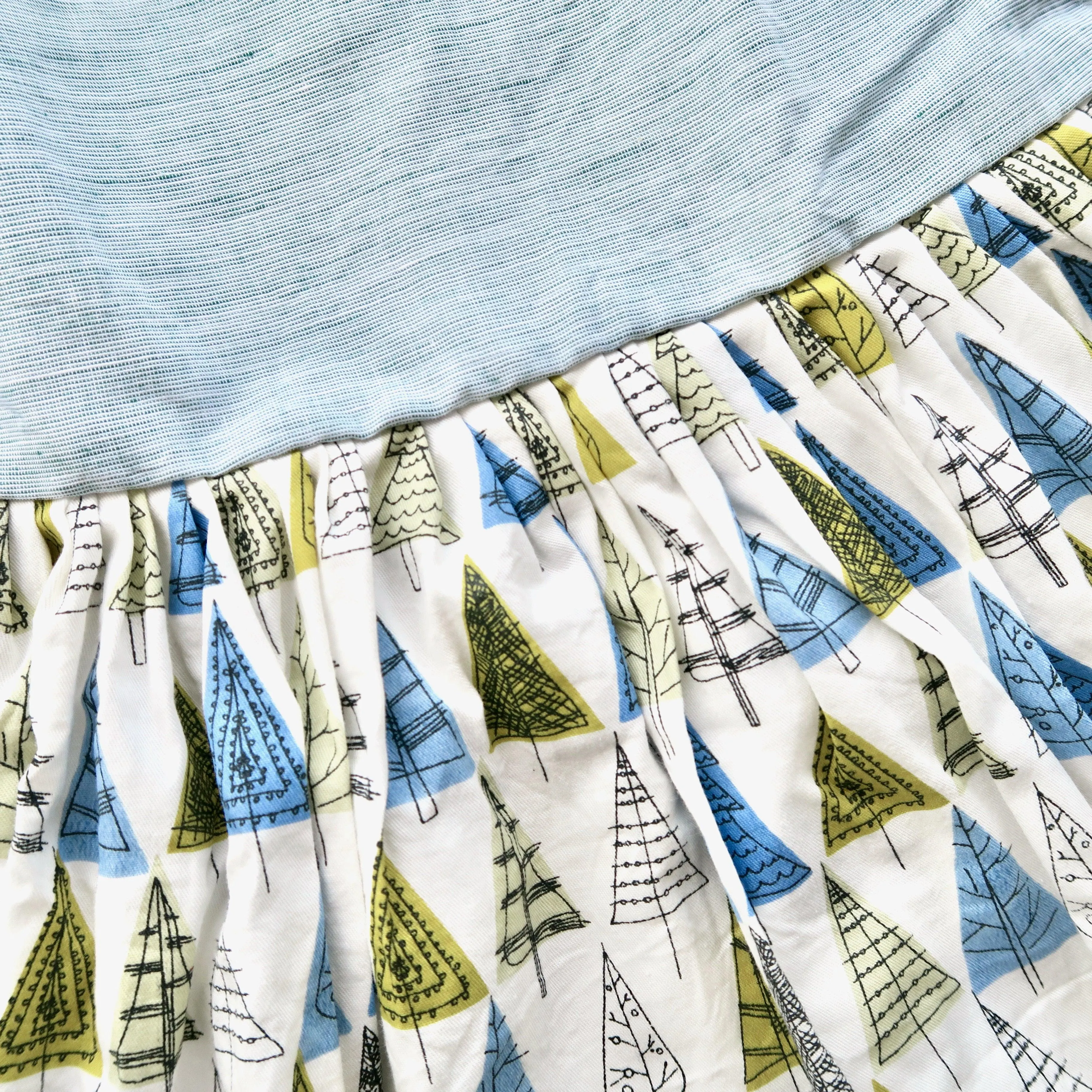 Pansy Dress in Triangle Trees White & Green Linen