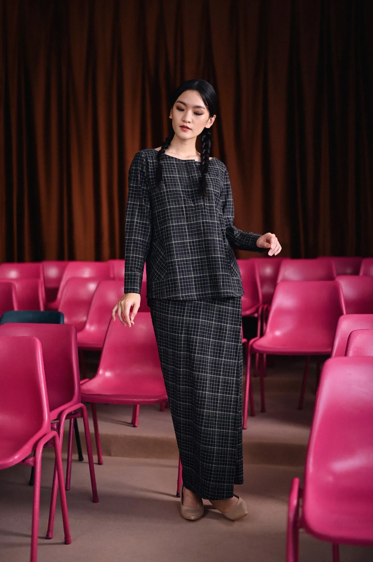 The Dulu Kita Women Folded Skirt - Kita Black Checked