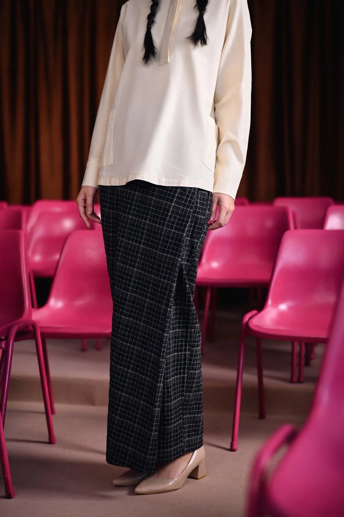 The Dulu Kita Women Folded Skirt - Kita Black Checked