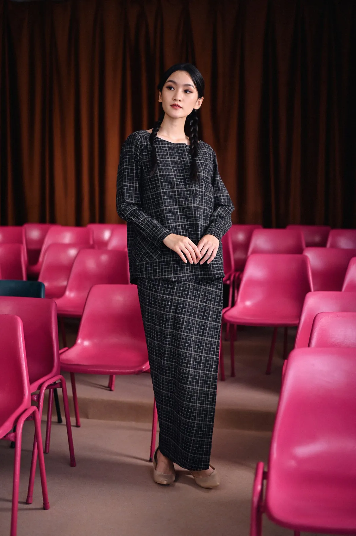 The Dulu Kita Women Folded Skirt - Kita Black Checked
