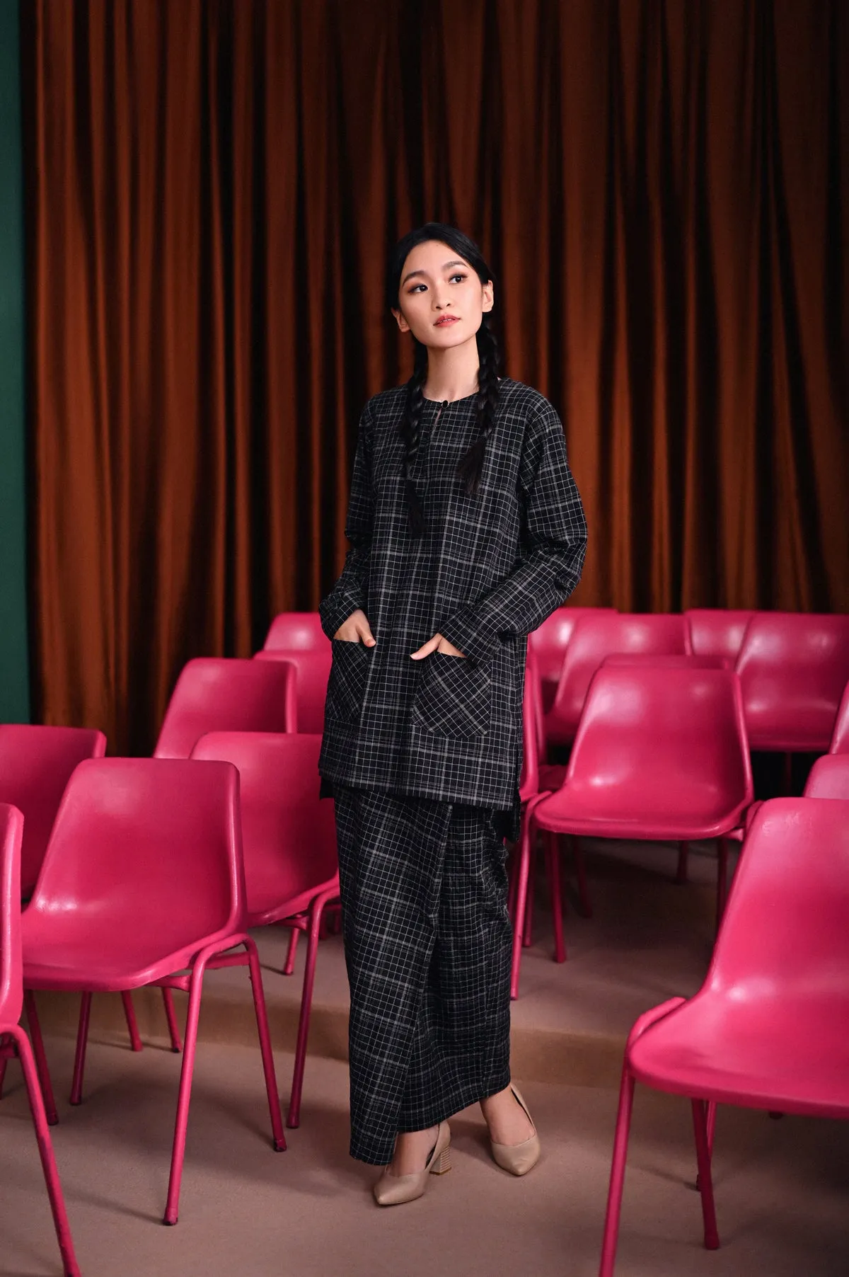 The Dulu Kita Women Folded Skirt - Kita Black Checked