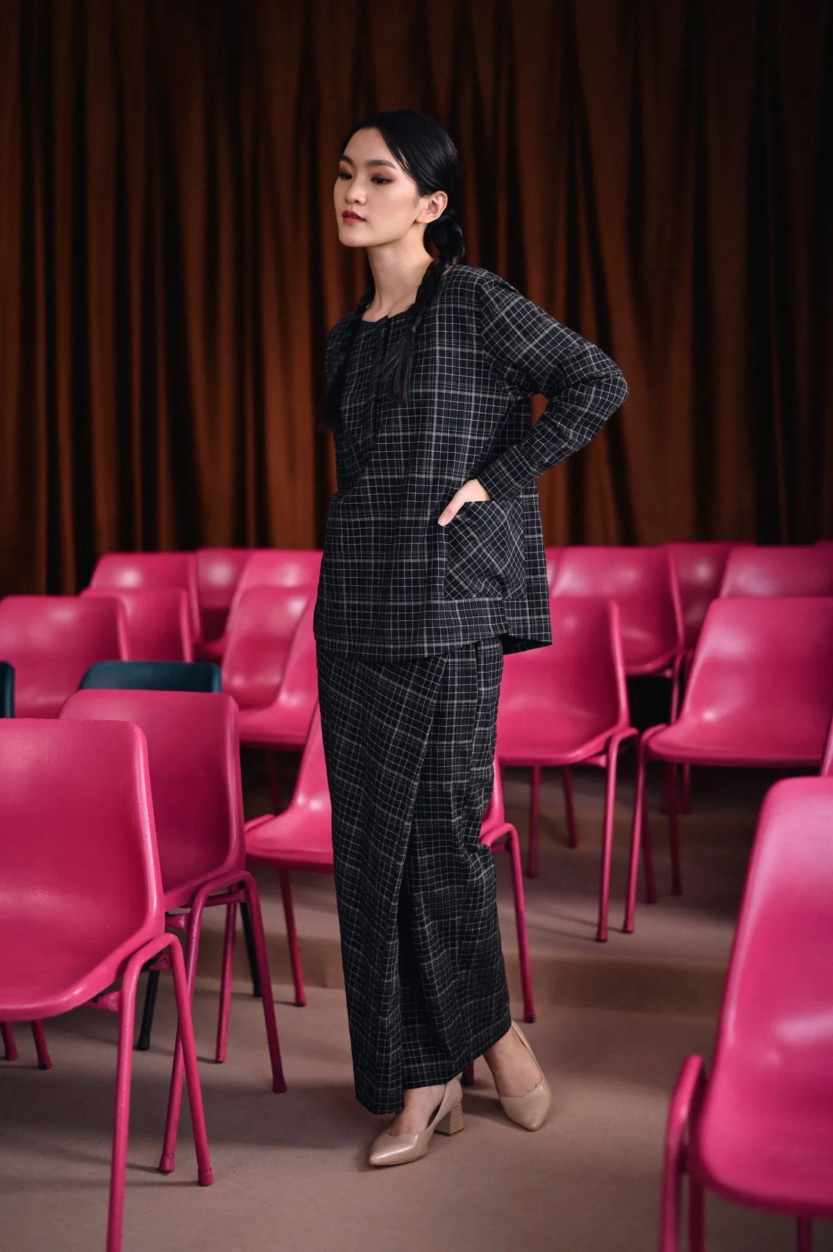 The Dulu Kita Women Folded Skirt - Kita Black Checked