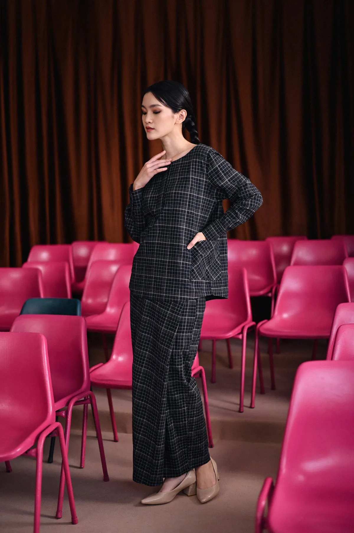 The Dulu Kita Women Folded Skirt - Kita Black Checked