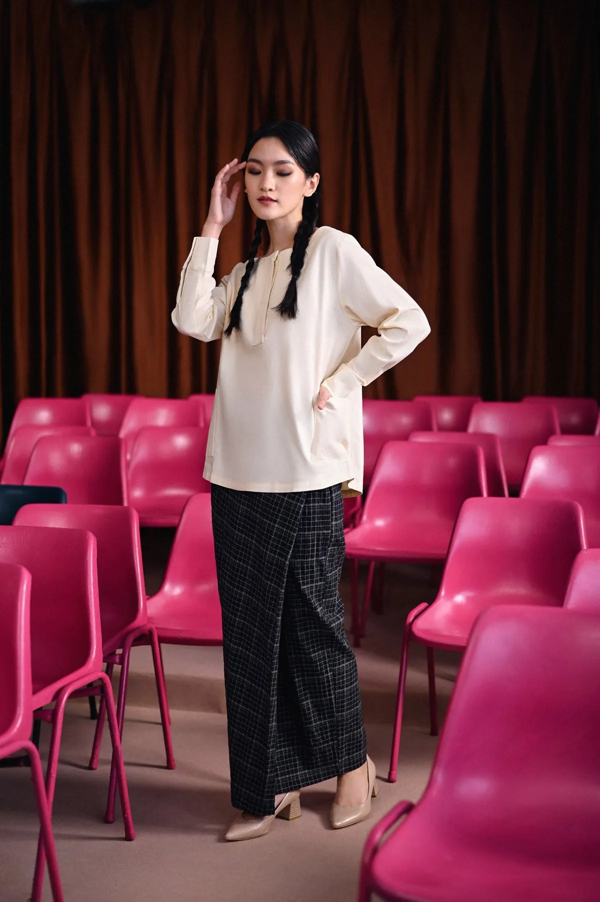 The Dulu Kita Women Folded Skirt - Kita Black Checked