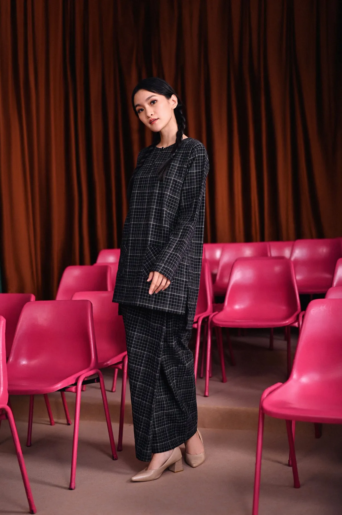 The Dulu Kita Women Folded Skirt - Kita Black Checked